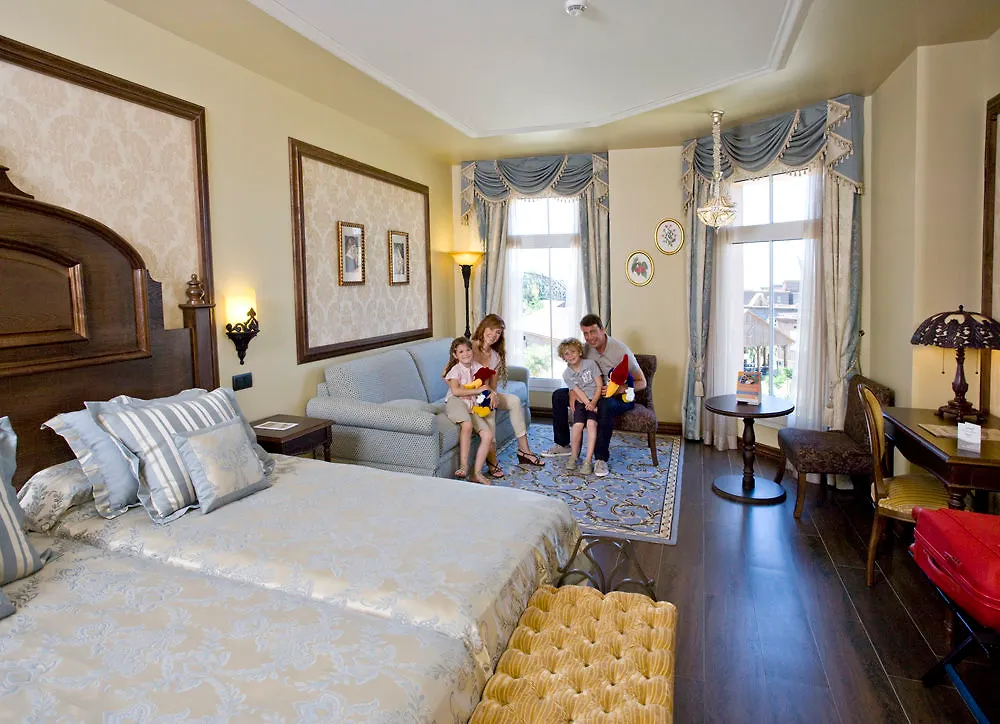 Portaventura Hotel Lucy'S Mansion - Includes Unlimited Access & Express Wristband To Portaventura Park & Ferrari Land Salou 5*,