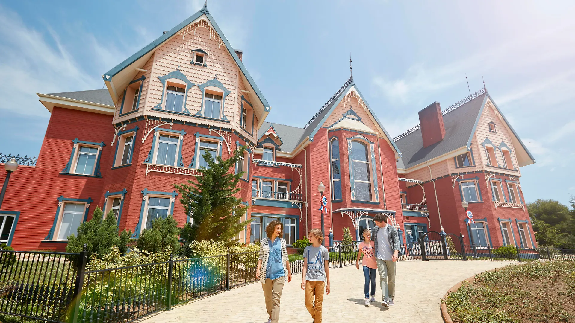 Portaventura Hotel Lucy'S Mansion - Includes Unlimited Access & Express Wristband To Portaventura Park & Ferrari Land Salou