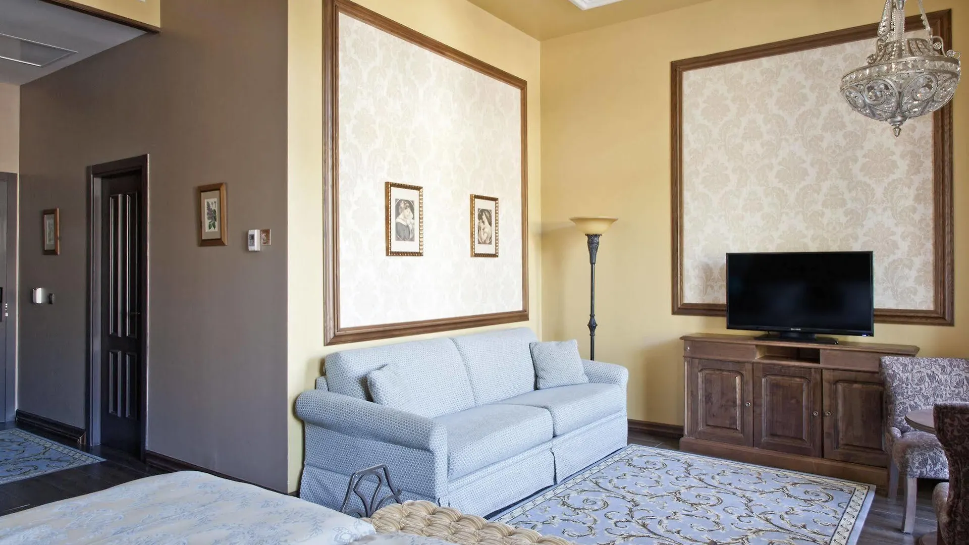 Portaventura Hotel Lucy'S Mansion - Includes Unlimited Access & Express Wristband To Portaventura Park & Ferrari Land Salou 5*,  España