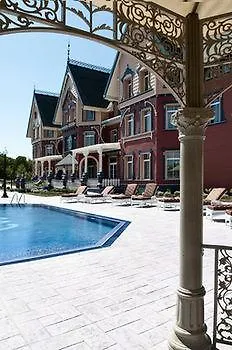 PortAventura Hotel Lucy's Mansion: Unlimited Park Access & Express Passes Salou 5*,