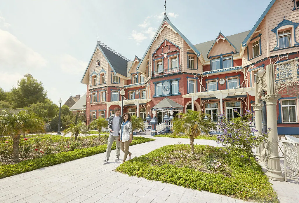PortAventura Hotel Lucy's Mansion: Unlimited Park Access & Express Passes Salou Spain